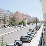 Arne - 3 Bedrooms In Alvalade