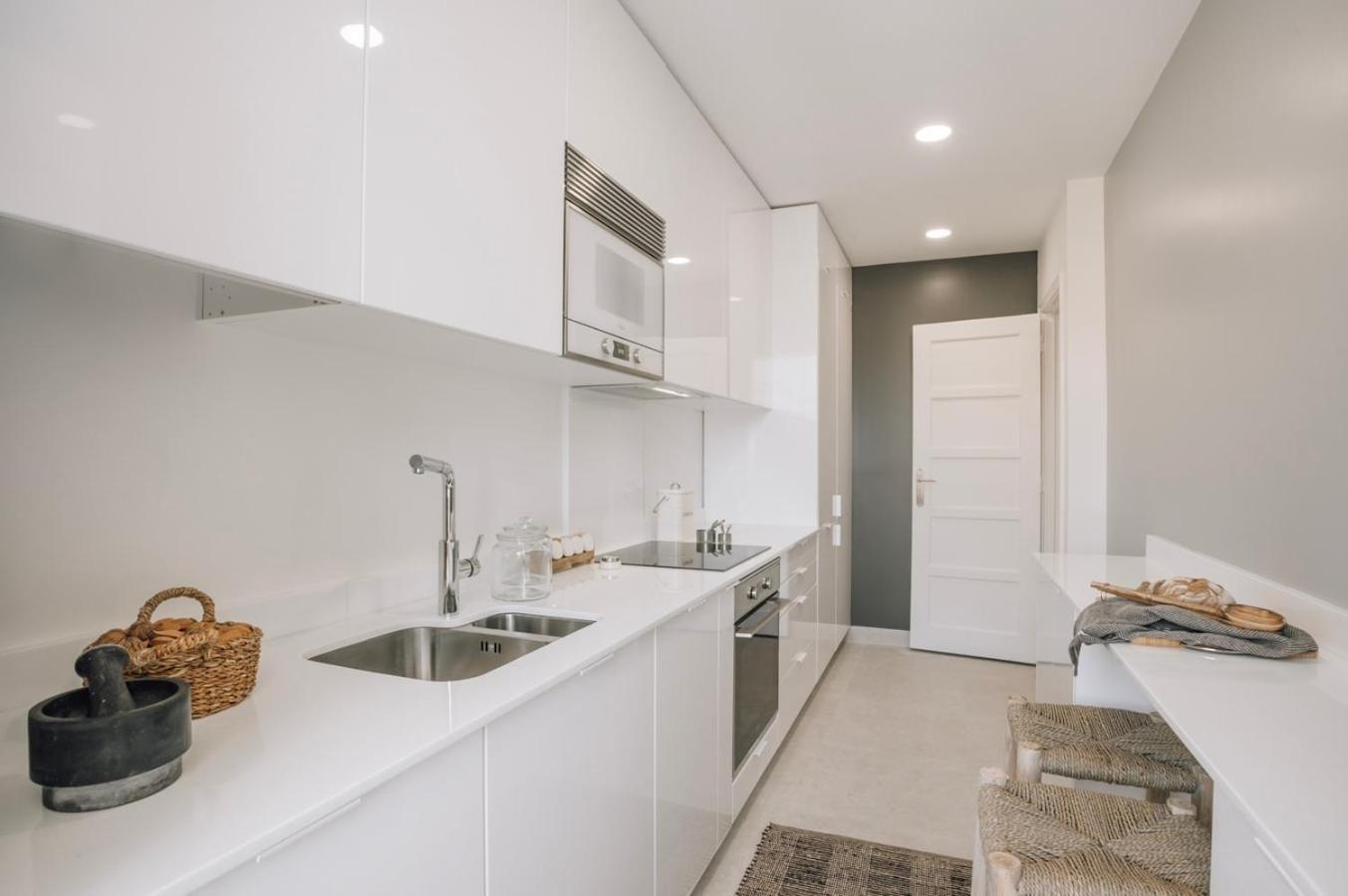 Arne - 3 Bedrooms In Alvalade Lisboa
